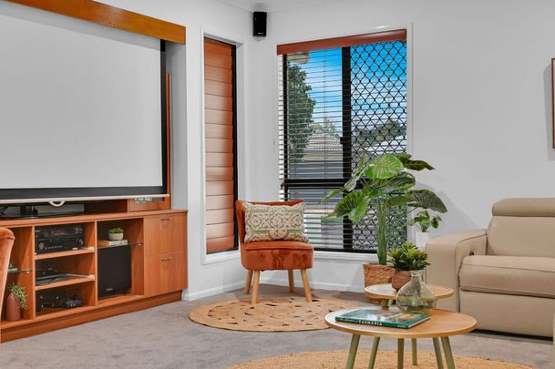 33 Guilfoyle Circuit, Kirwan - Photo 1