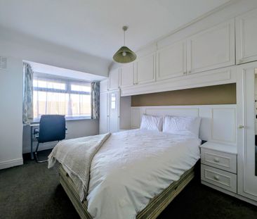 Kelso Gardens, Woodhouse - Photo 6