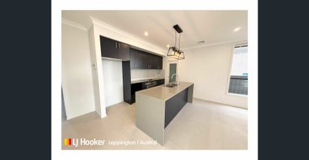 MODERN DOUBLE STOREY LIVING AT ITS FINEST - Photo 2