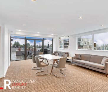 Condo in Vancouver West Side, BC - Photo 4