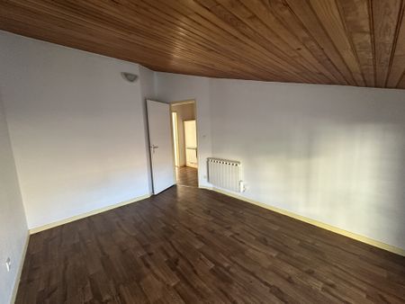 Location Appartement 3 pièces 83m² ANGOULEME 16000 - Photo 2