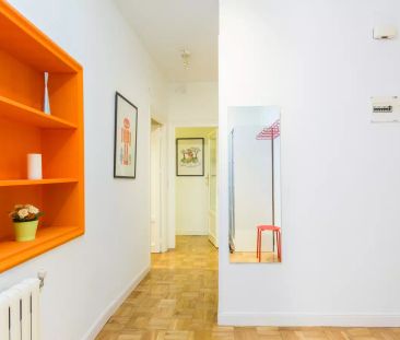 Room in a shared 4-bedroom apartment for rent in Almagro, perfect for students. - Photo 5