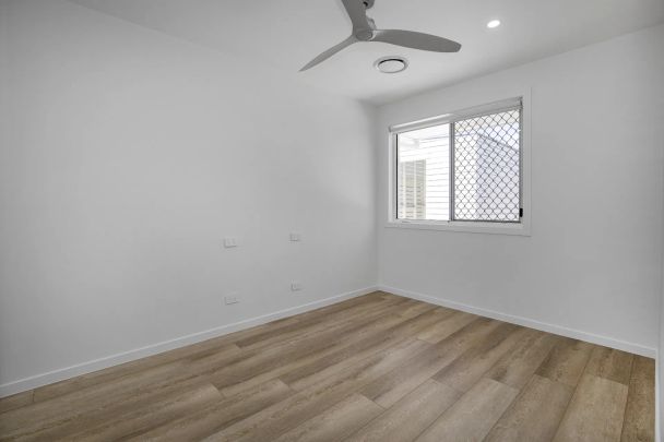 Beautifully renovated coastal home - Photo 1