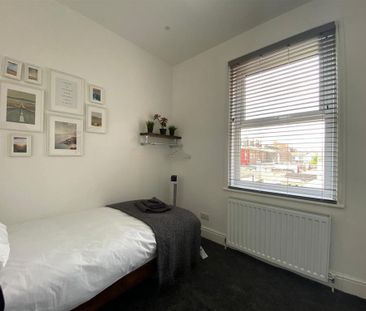 1 bedroom in a house share to rent - Photo 6