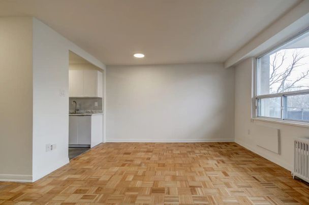 1833 & 1835 Bayview Ave. — Bachelor - Photo 1