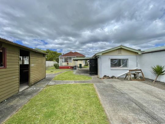 3-Bedroom Home in Trentham - Large Section - Photo 1