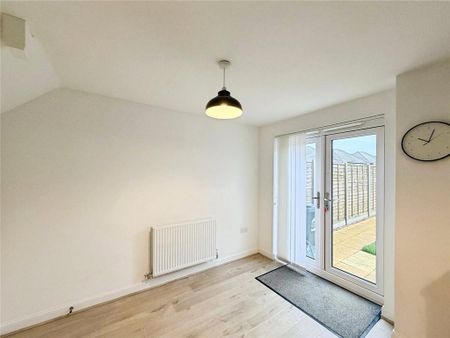 3 bedroom terraced house to rent - Photo 3