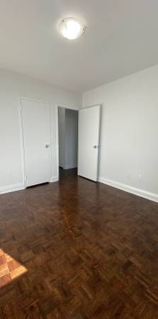 SOUTH EXPOSURE!!! UNIT 2-BEDROOM APARTMENT - Photo 1