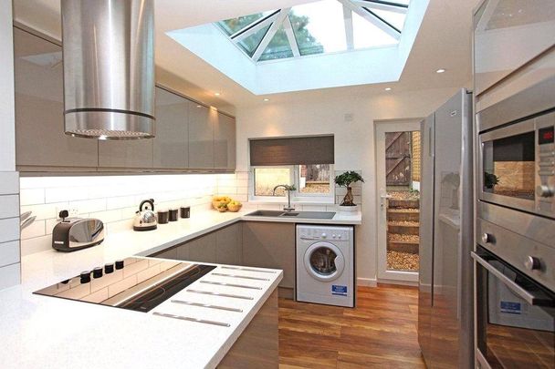 1 bedroom in a house share to rent - Photo 1