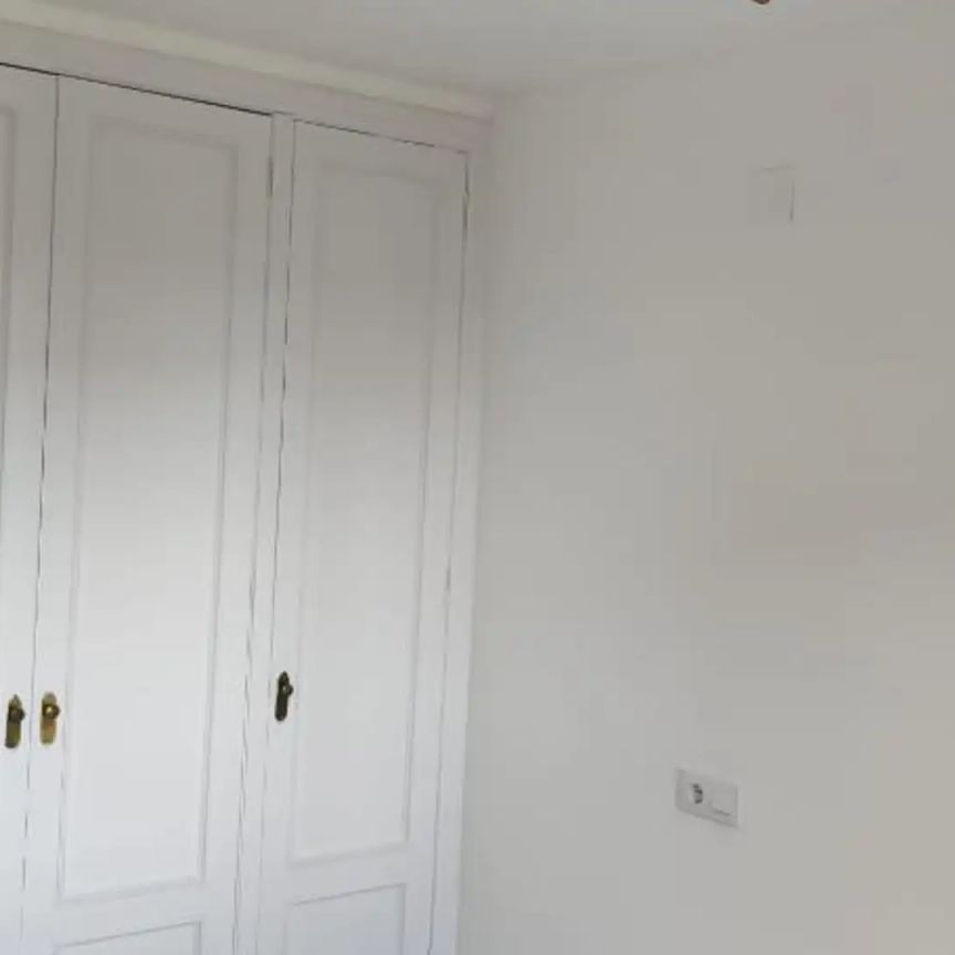 Piso de alquiler en Calle Islandia, 11, Juzgados - Plaza de Toros - Photo 1