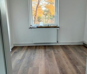 Frisch sanierte 3-Zimmer Wohnung mit Balkon in Nienburg - Photo 1