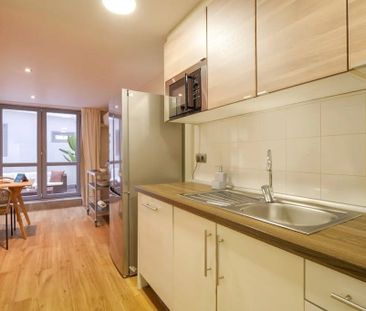 Carrer de Verdi, Barcelona, Catalonia 08012 - Photo 3