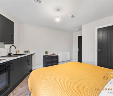 Newly Renovated Houseshare! Room 4 - Photo 1