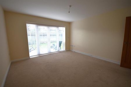 2 bedroom detached bungalow to rent - Photo 3