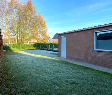 CHARMANTE GERENOVEERDE WONING MET TUIN EN GARAGE IN WONTERGEM - Photo 5