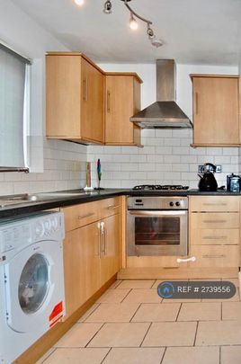 4 bedroom terraced house to rent - Photo 1