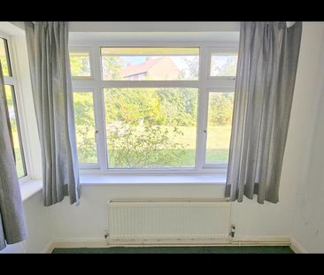 1 Bed Flat, Leeside Crescent, NW11 - Photo 5