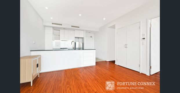 Spacious apartment with premium location - Photo 1