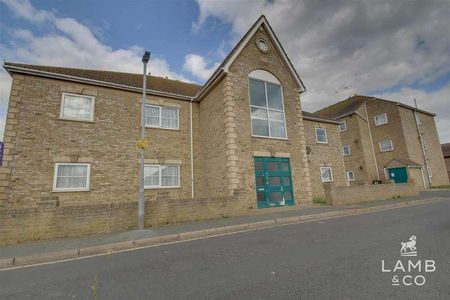 Barclay Square, Jaywick, Clacton-on-sea, CO15 - Photo 3