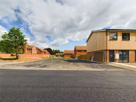 2 bedroom terraced house to rent - Photo 2