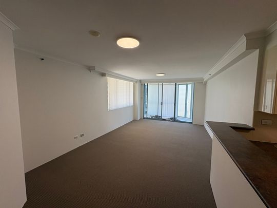 SUNNY AND BRIGHT MODERN TWO BED APARTMENT - Photo 1