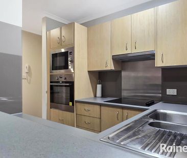 Fully Furnished 1 Bed Close to the City available now. - Photo 4