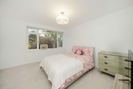 4 bedroom detached house to rent - Photo 4
