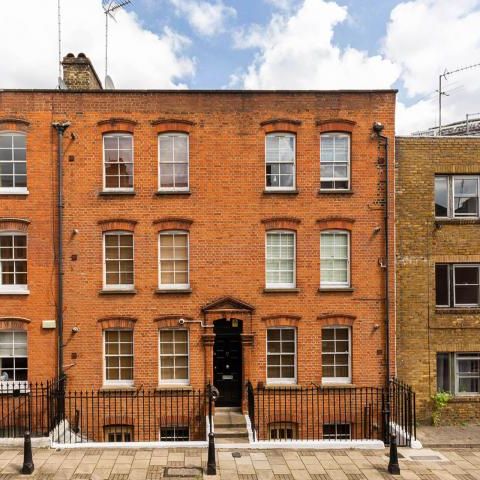 Stunning one bedroom flat set in a period conversion in the heart of Angel - Photo 1