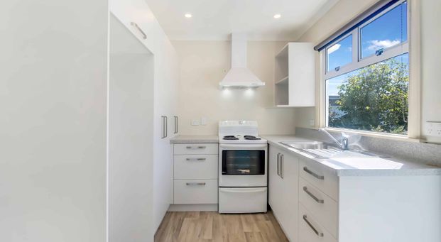 THREE BEDROOM FAMILY HOME IN WESTOWN - Photo 1