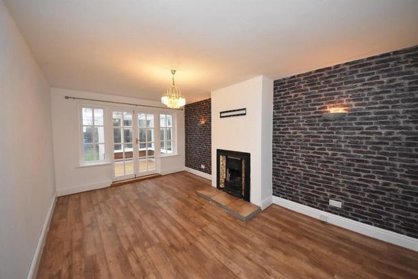 2 bedroom end of terrace house to rent - Photo 1