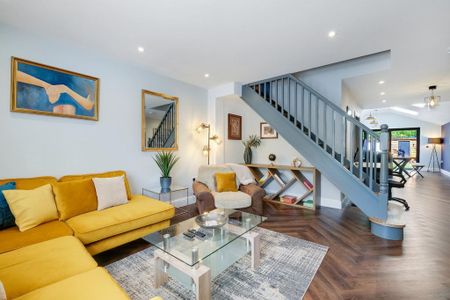 3 bedroom terraced house to rent - Photo 2