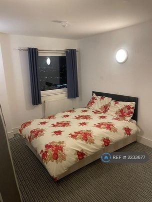 2 bedroom penthouse to rent - Photo 1