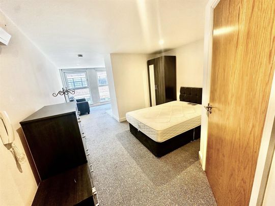 15 Wolstenholme Square, Liverpool, Merseyside, L1 - Photo 1