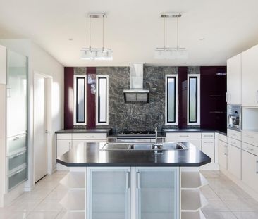 Stunning Hilltop Home with Skyline Views - Photo 6