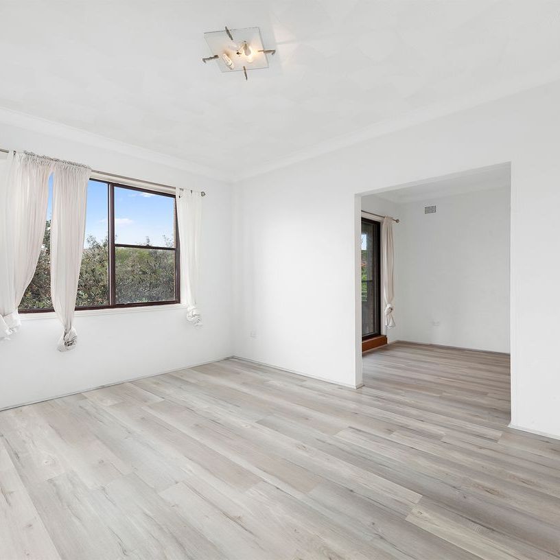 Perfect summer retreat near the beach - Photo 1