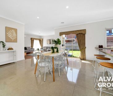 Spacious Family Home with great location!! - Photo 5