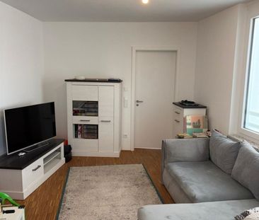 Schö­ne 3‑Zim­mer-Woh­nung mit groß­zü­gi­ger Terrasse - Photo 1