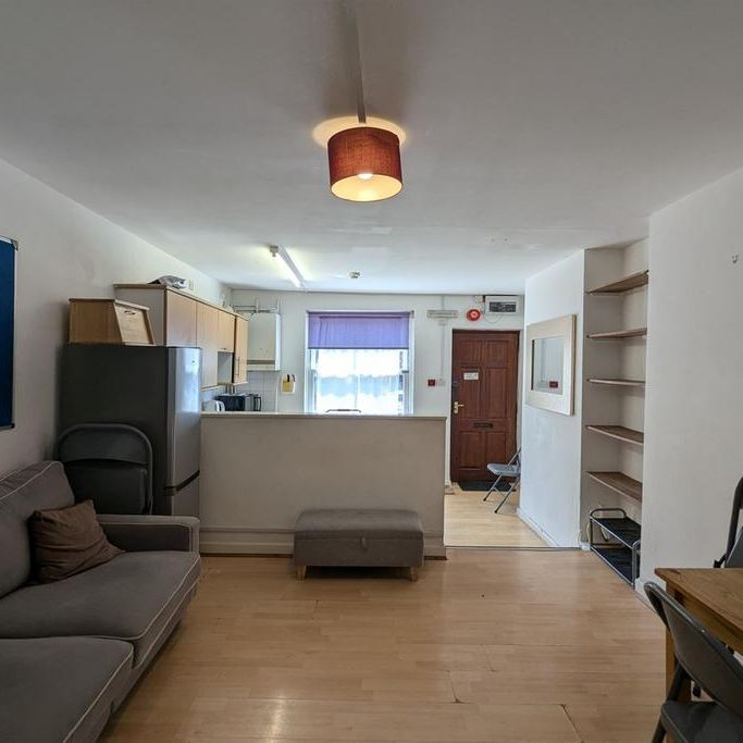 5 bedroom terraced house to rent - Photo 1