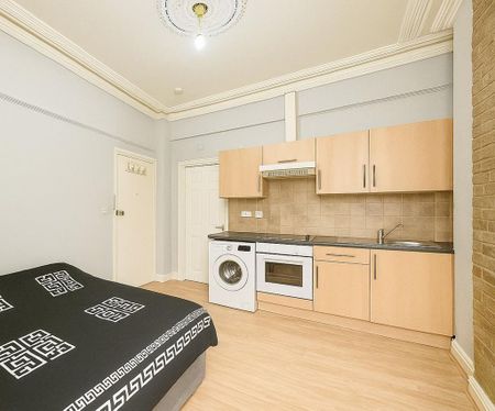 Studio to rent - Photo 2