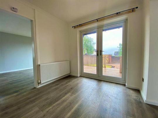 3 bedroom end of terrace house to rent - Photo 1