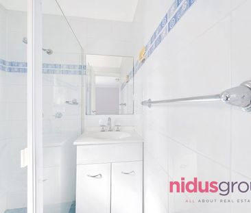 Charming 2-Bed Townhouse with Large Backyard – Rear Position in Qui... - Photo 3