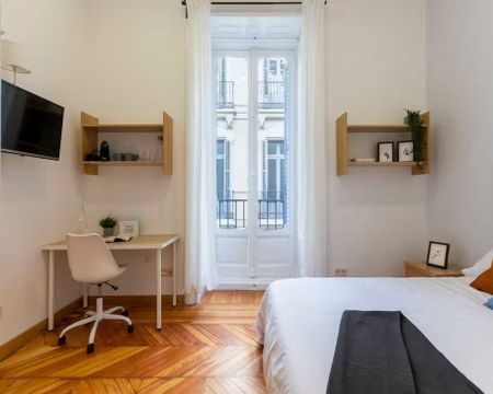Calle de San Lorenzo, Madrid, Community of Madrid 28004 - Photo 2