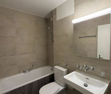 Grosse und moderne 2.5 Zimmerwohnung jetzt zu vermieten! - Photo 6