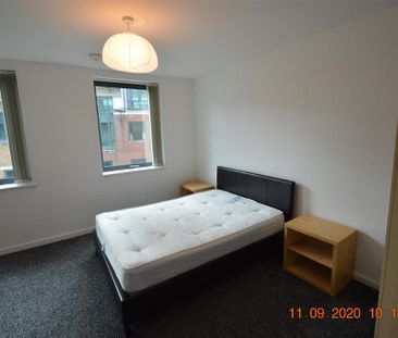 2 bedroom flat to rent - Photo 3