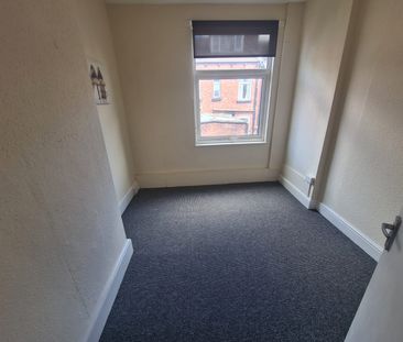 4 Bed - 16 Ecclesburn Street, City Centre, Leeds - LS9 9DB - Student - Photo 3