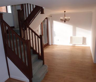 3 bedroom detached house to rent - Photo 2