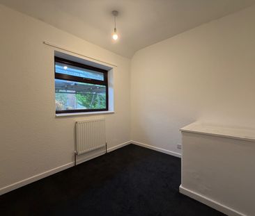 3 Bed Semi-Detached House, Larkhill Close, LS8 - Photo 5