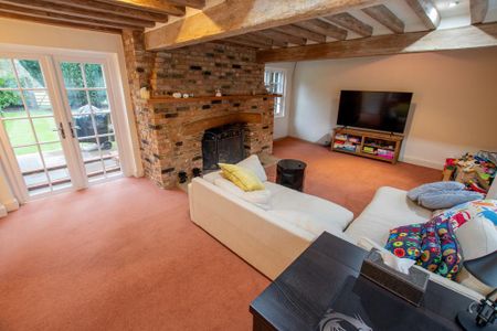 5 bedroom house to rent - Photo 2