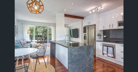 Spacious Family Home in a Quiet Kedron Cul-de-Sac - Photo 3
