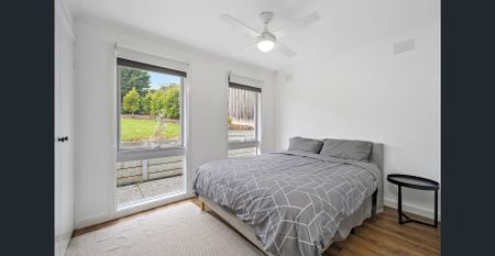 Impressive Two Storey Family Home with Premium Finishes - Photo 4